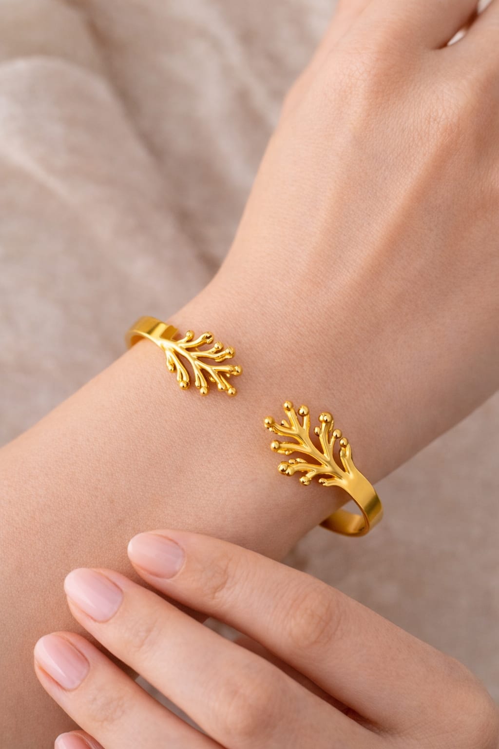 𝖠𝗎𝗋𝗂𝖾𝗅𝗅𝖾 𝖢𝗈𝗋𝖺𝗅 𝖢𝗎𝖿𝖿 𝖡𝖺𝗇𝗀𝗅𝖾 - Image 3